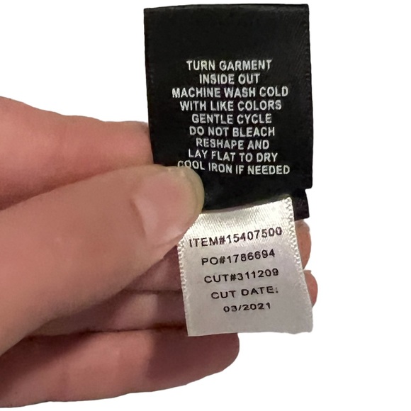 TORRID Cardigan Skulls Lightning Bolt Star Crossbones, size 2x, white and red - Picture 14 of 16